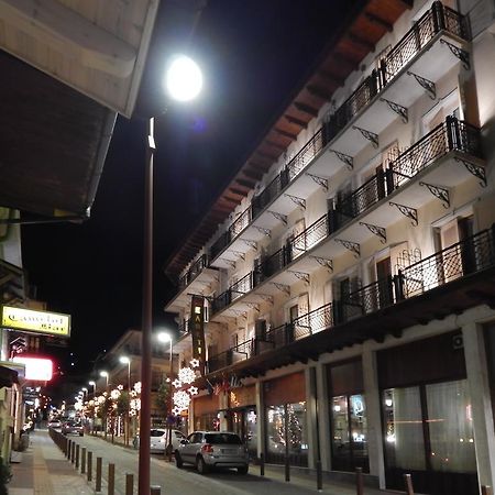 Hotel Elvetia Karpenísion Dış mekan fotoğraf