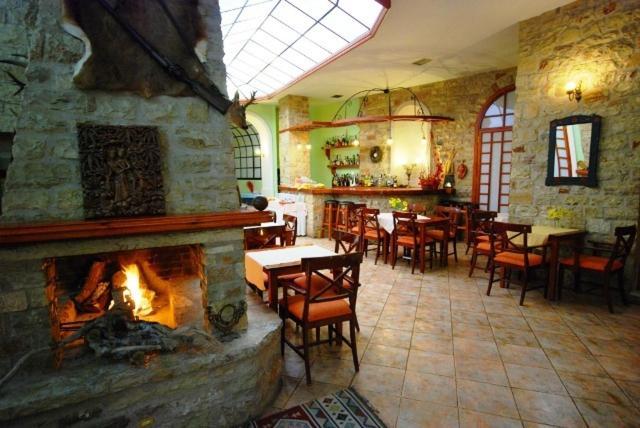 Hotel Elvetia Karpenísion Dış mekan fotoğraf