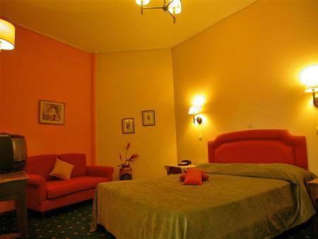 Hotel Elvetia Karpenísion Dış mekan fotoğraf