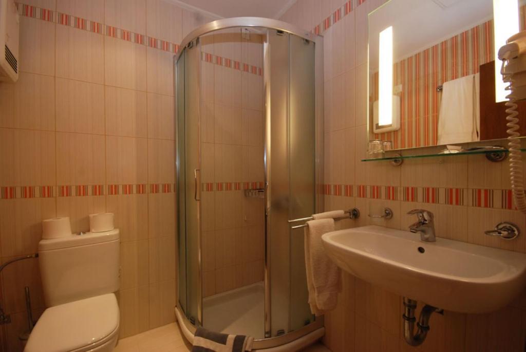 Hotel Elvetia Karpenísion Oda fotoğraf