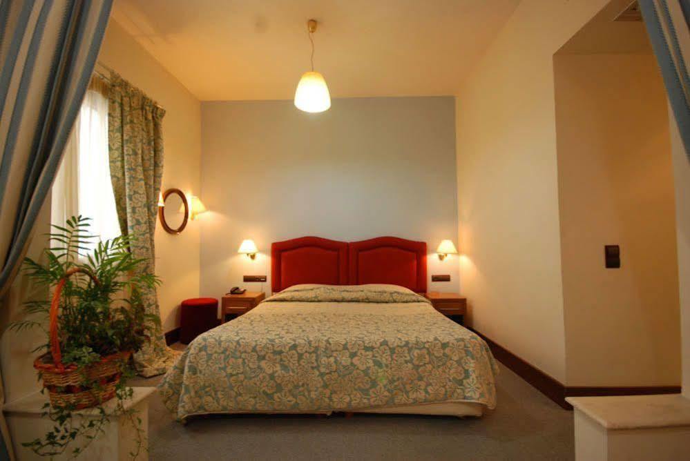Hotel Elvetia Karpenísion Dış mekan fotoğraf