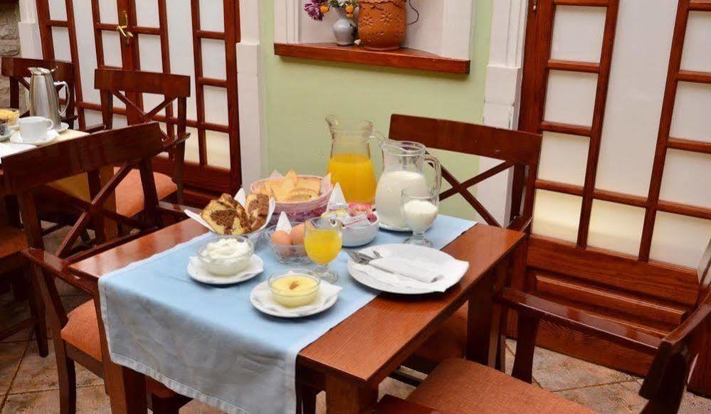 Hotel Elvetia Karpenísion Dış mekan fotoğraf